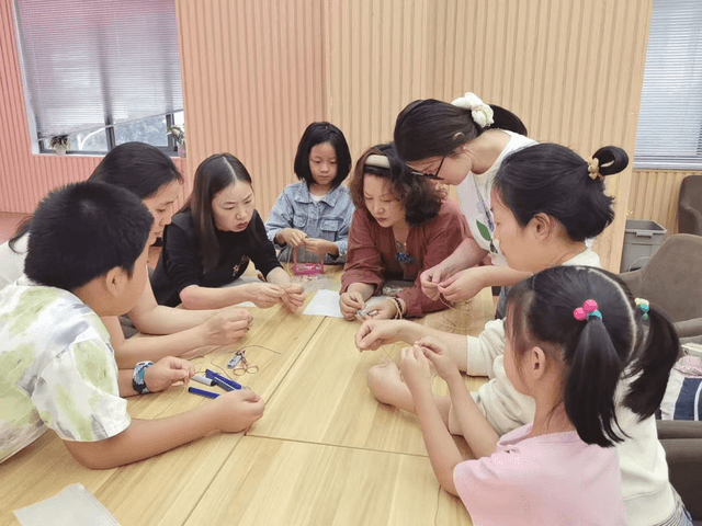 指尖传承非遗,书香浸润生活 ——合肥市荷塘书苑非遗主题系列活动